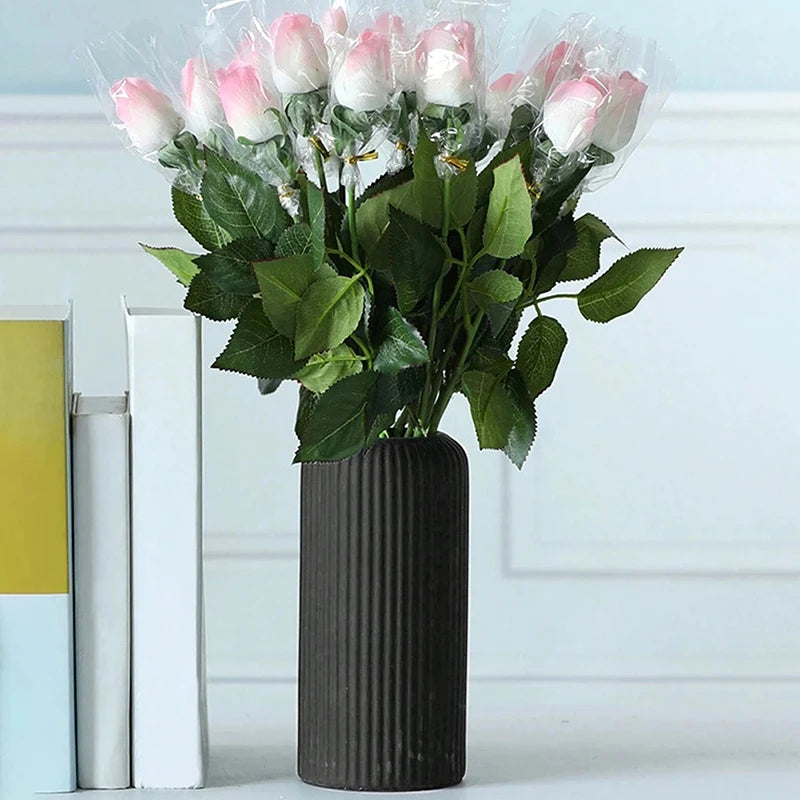 Vaso Decorativo Listrado – Elegância e Criatividade para sua Decoração